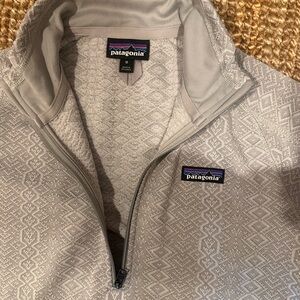 Patagonia women’s Light Gray 1/4 Zip-Up Sweater